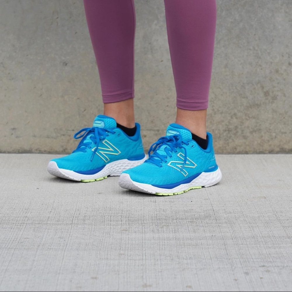 New Balance Women's 880v11 - Size 8